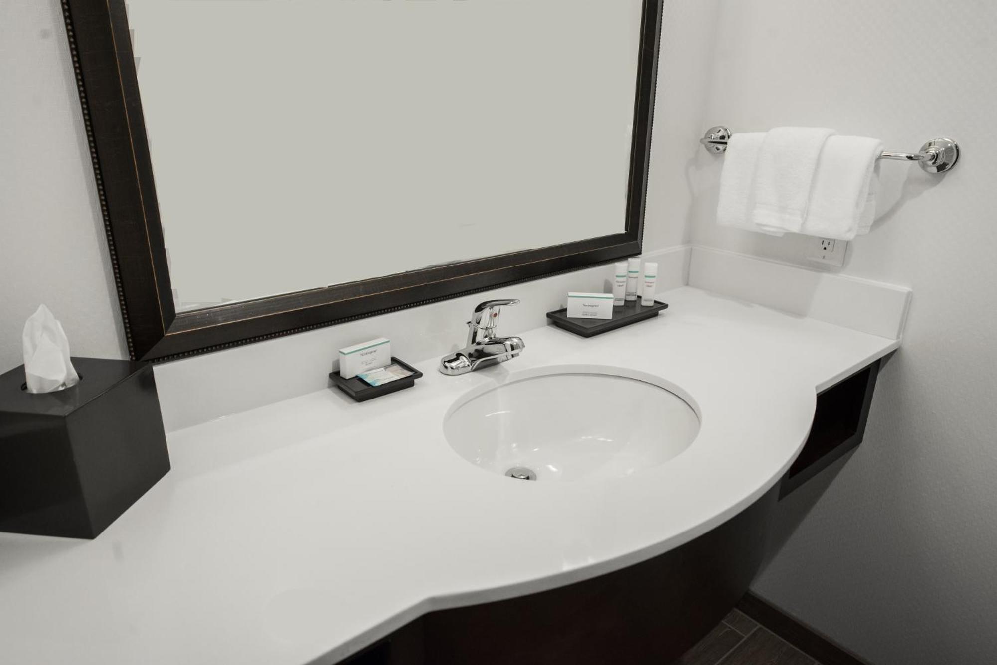 Hilton Garden Inn Indiana At Iup Екстер'єр фото