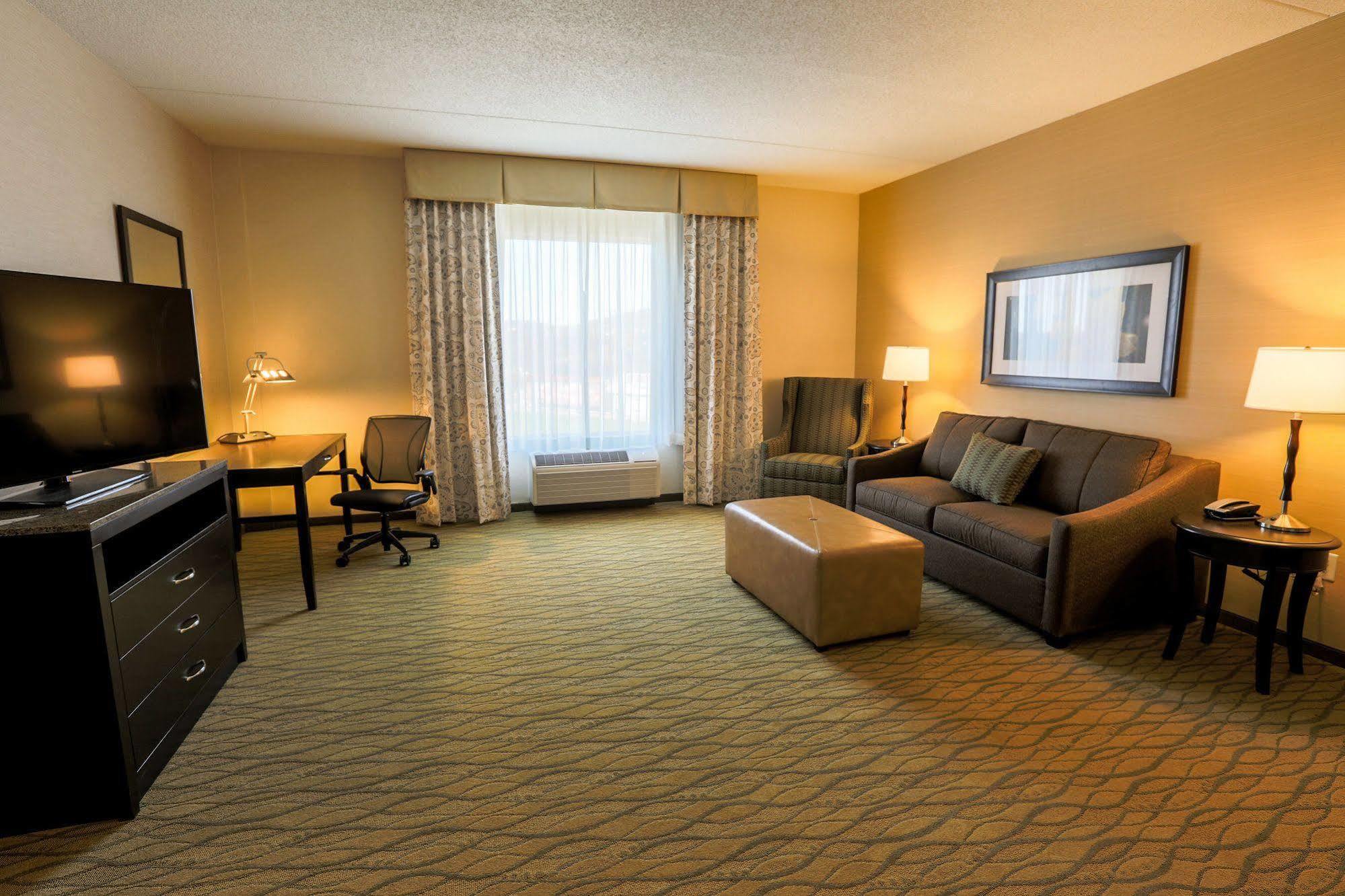 Hilton Garden Inn Indiana At Iup Екстер'єр фото